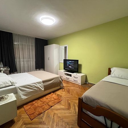 Downtown Retreat "Spiranca" Apartment Tiranë Luaran gambar