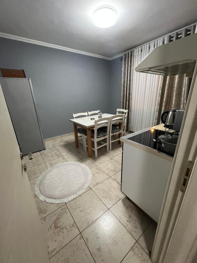 Downtown Retreat "Spiranca" Apartment Tiranë Luaran gambar