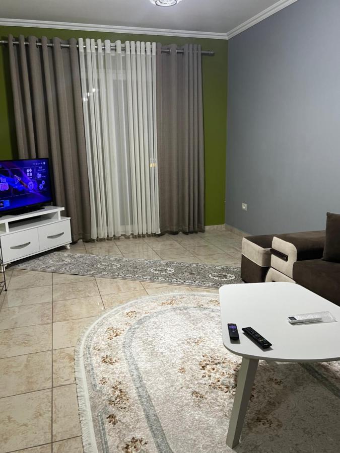 Downtown Retreat "Spiranca" Apartment Tiranë Luaran gambar