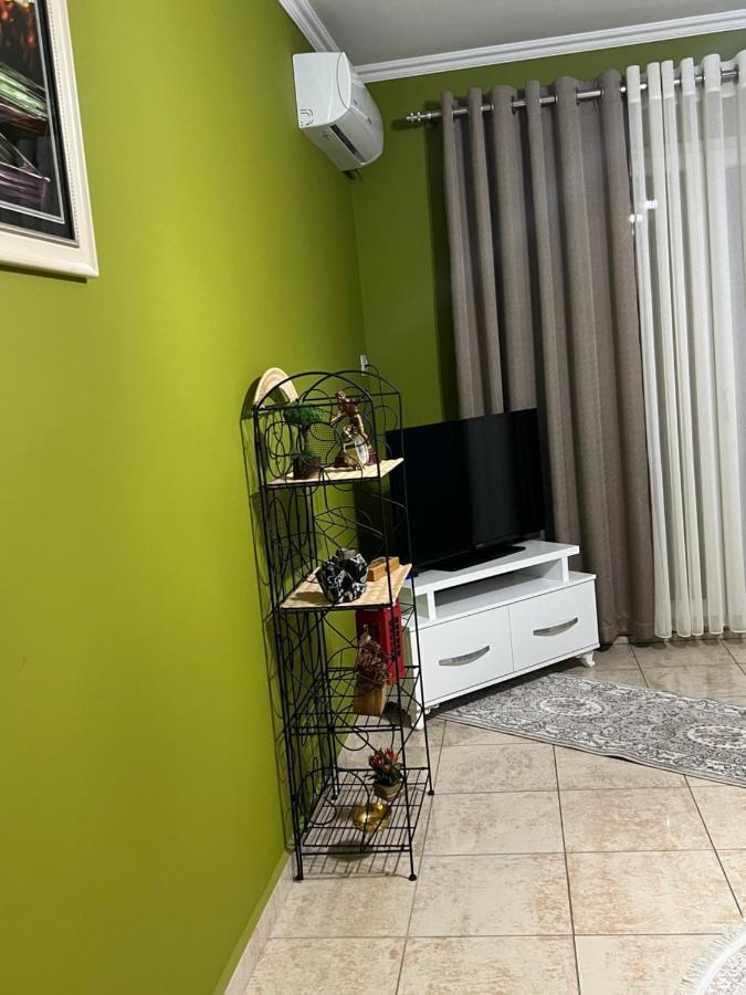 Downtown Retreat "Spiranca" Apartment Tiranë Luaran gambar