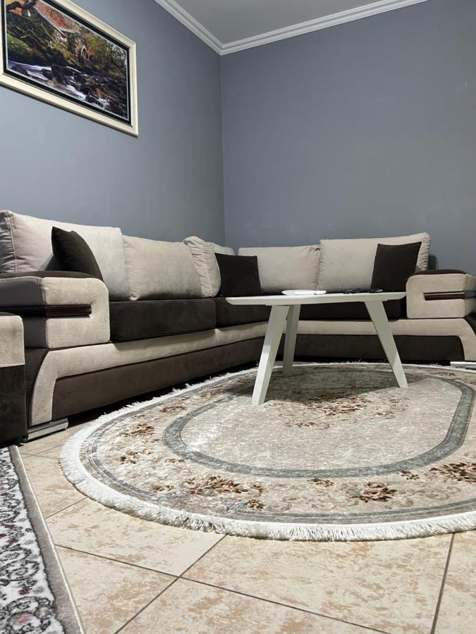 Downtown Retreat "Spiranca" Apartment Tiranë Luaran gambar