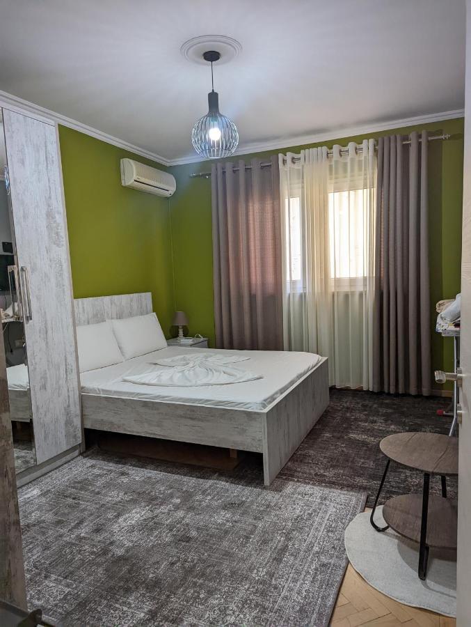 Downtown Retreat "Spiranca" Apartment Tiranë Luaran gambar