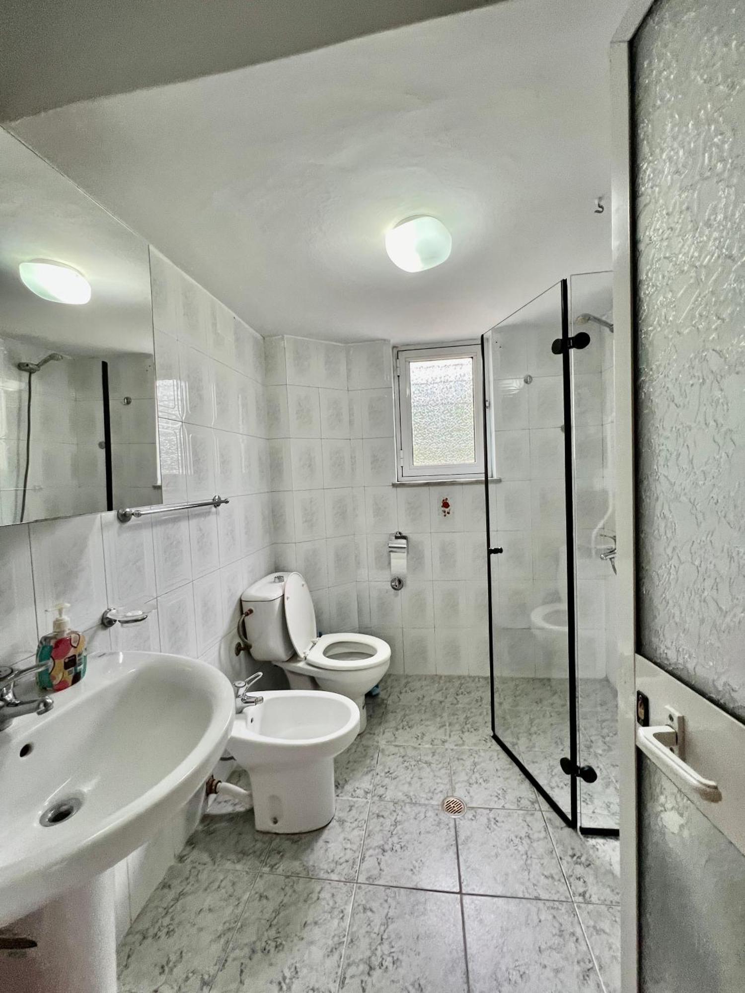 Downtown Retreat "Spiranca" Apartment Tiranë Luaran gambar