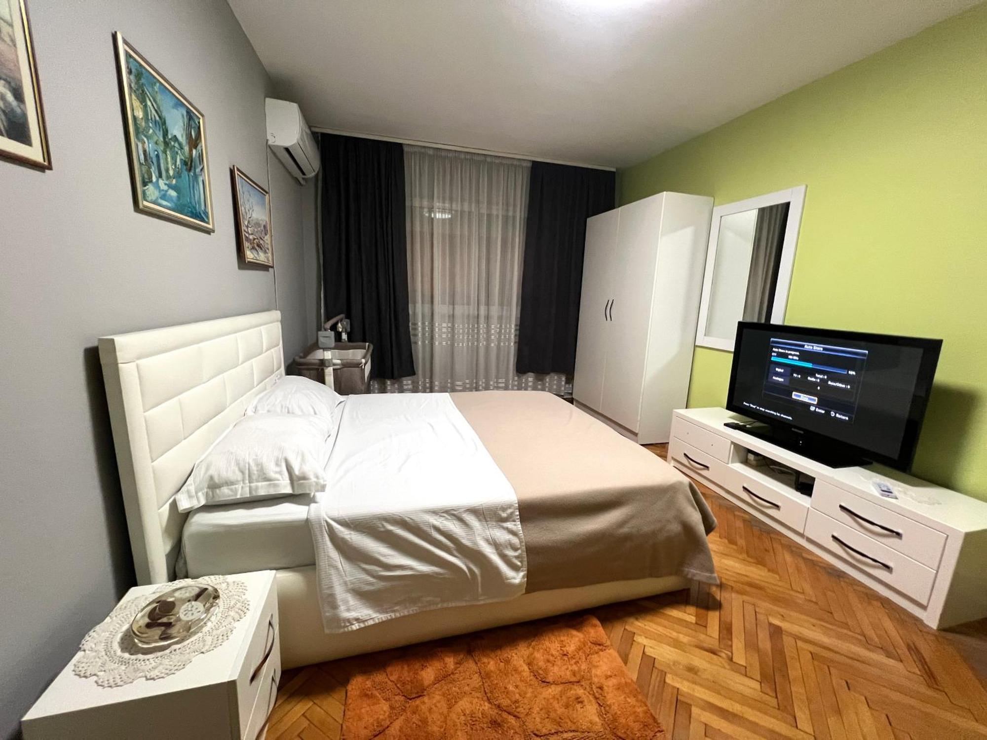 Downtown Retreat "Spiranca" Apartment Tiranë Luaran gambar